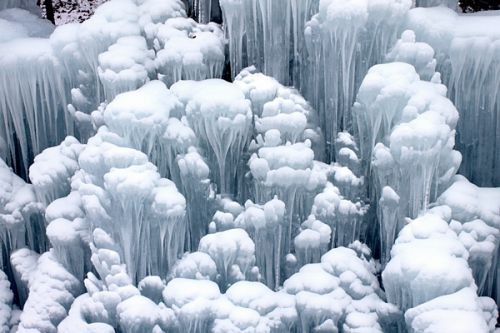 충남 청양 알프스마을 칠갑산 얼음분수축제