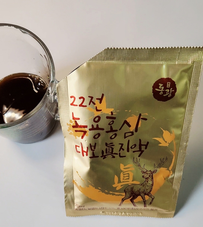 전통 한방 원료를 장시간 추출한 것이 특징인 녹용홍삼대보진액 건강차