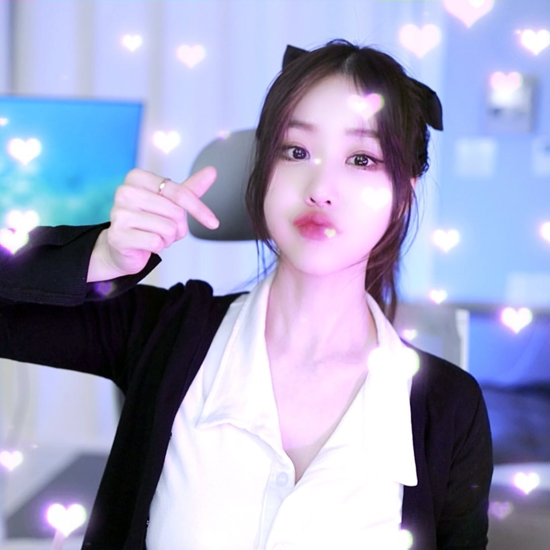 트위치 및 치치직 활동중인 문뚜야님