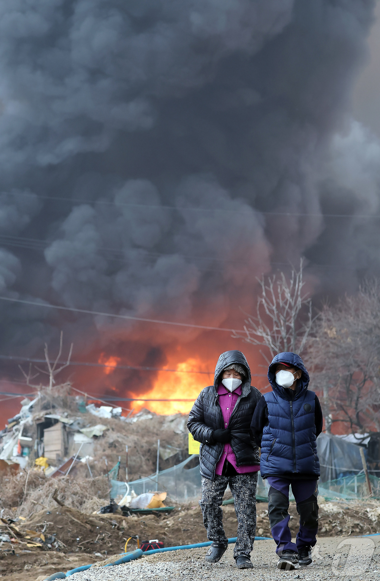구룡마을 화재, 강남 구룡마을 불, 개포동 화재, 구룡마을 초진, 소방 대응 1단계, 판자촌 화재, 서울 화재 뉴스, 강남 화재 사고, 소방 현장 브리핑, 산불 확산 우려