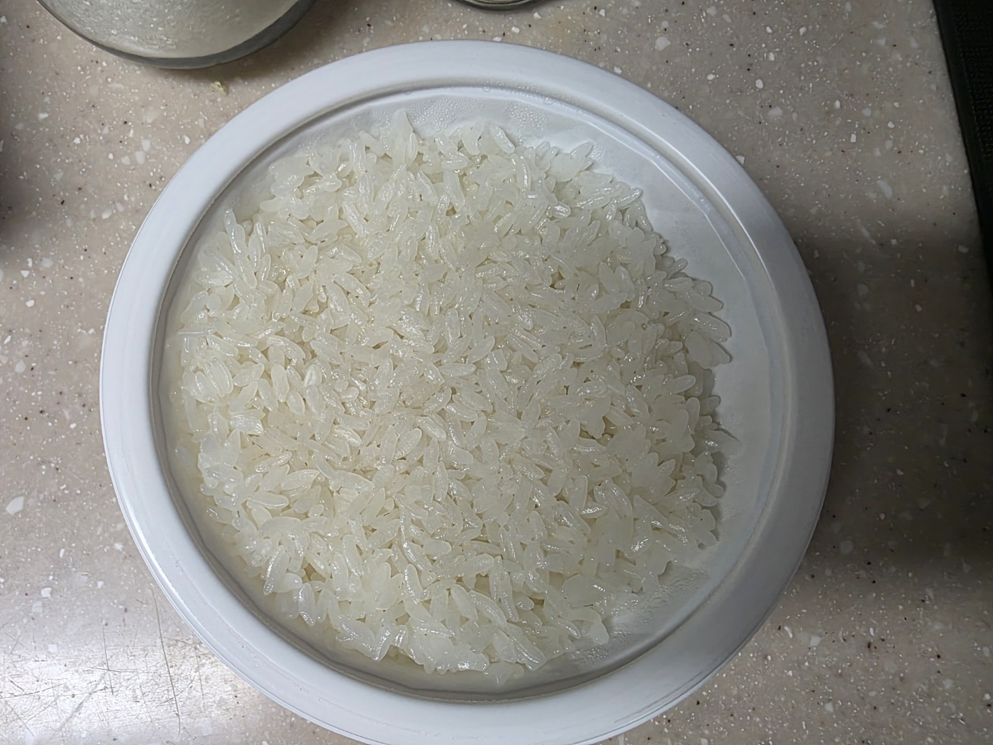 차갑게 식힌 밥 준비