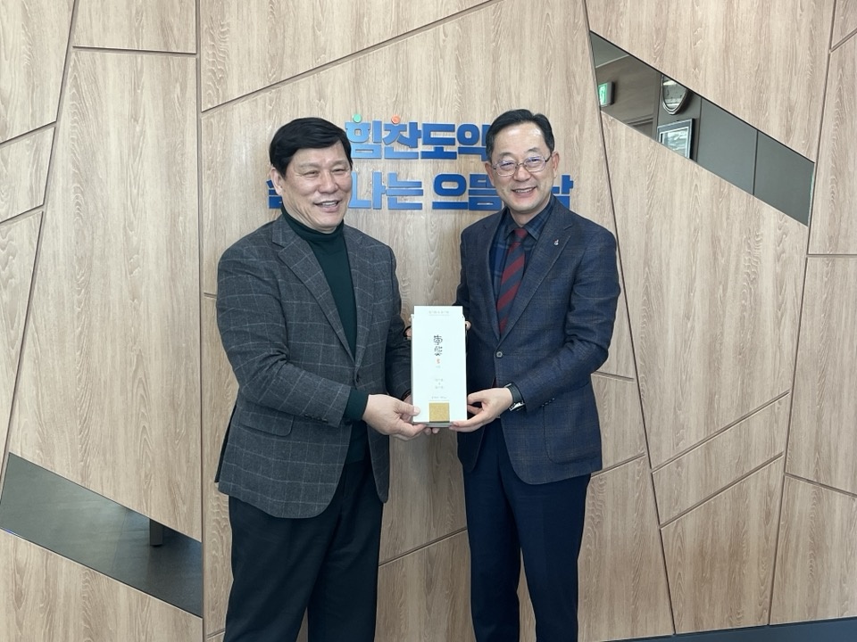 허구연 총재&#44; 명현관 해남군수 방문 사진