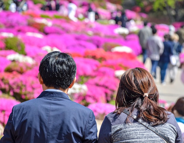 황매산철쭉축제 축제장에서 인생샷 찍는 사람들