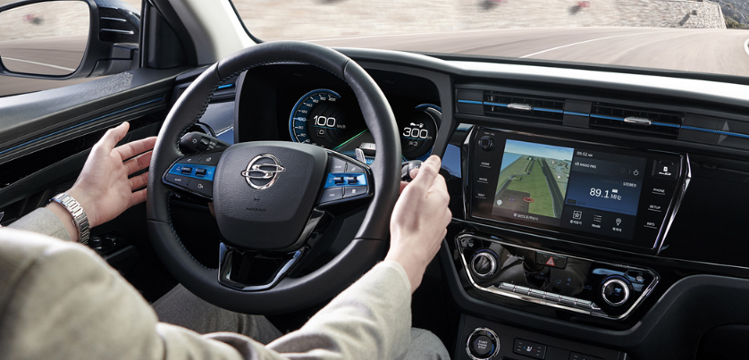 코란도이모션-실내