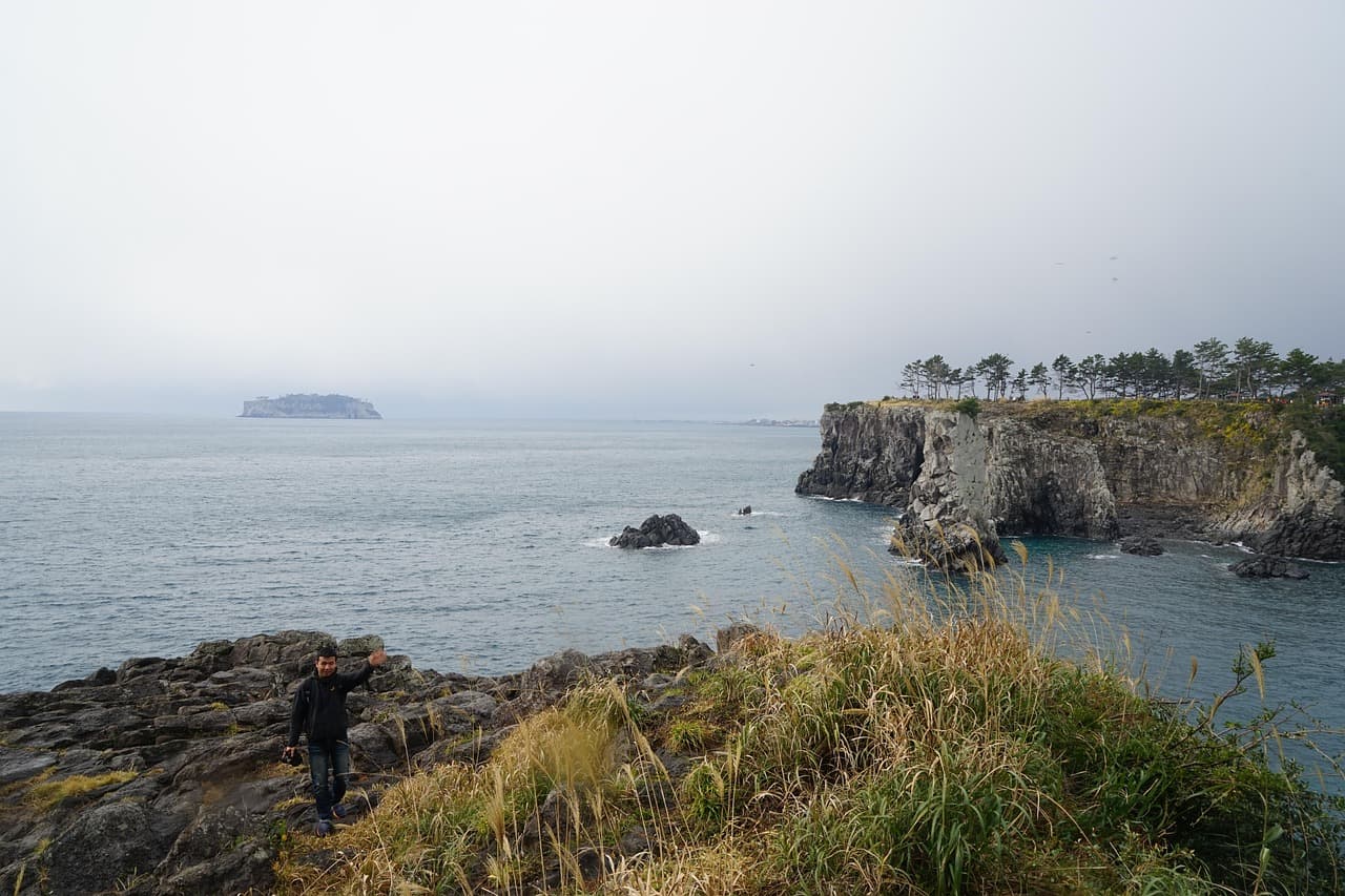 여주 황포돛배와 시의 리듬: 강을 따라 흐르는 문학