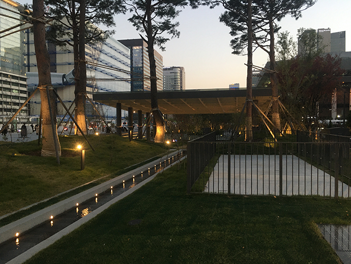 광화문-광장-수로2