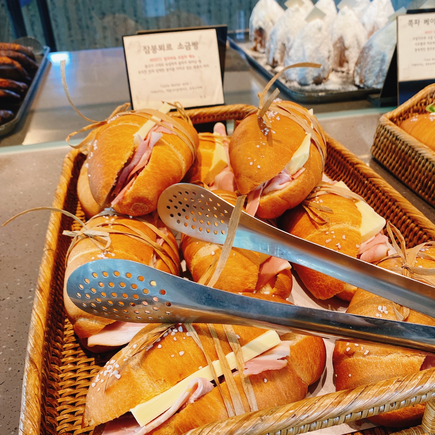 대전 대형베이커리 카페 크로넛 유성공원 에이트 aight