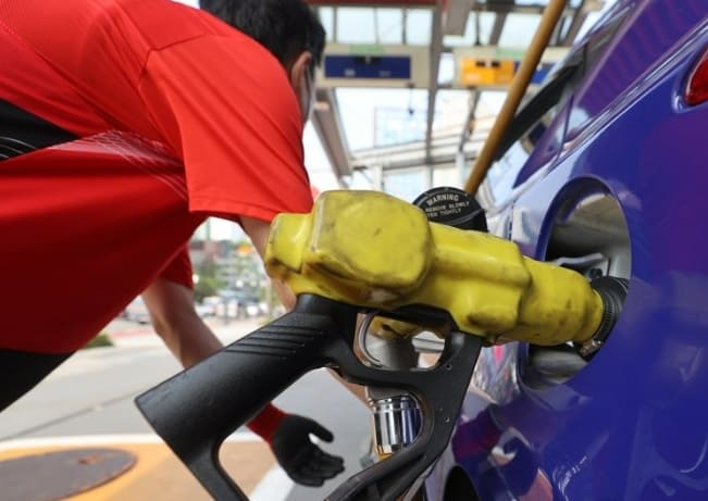 국내 휘발유·경유 소비량, 전월 대비 40% 폭증