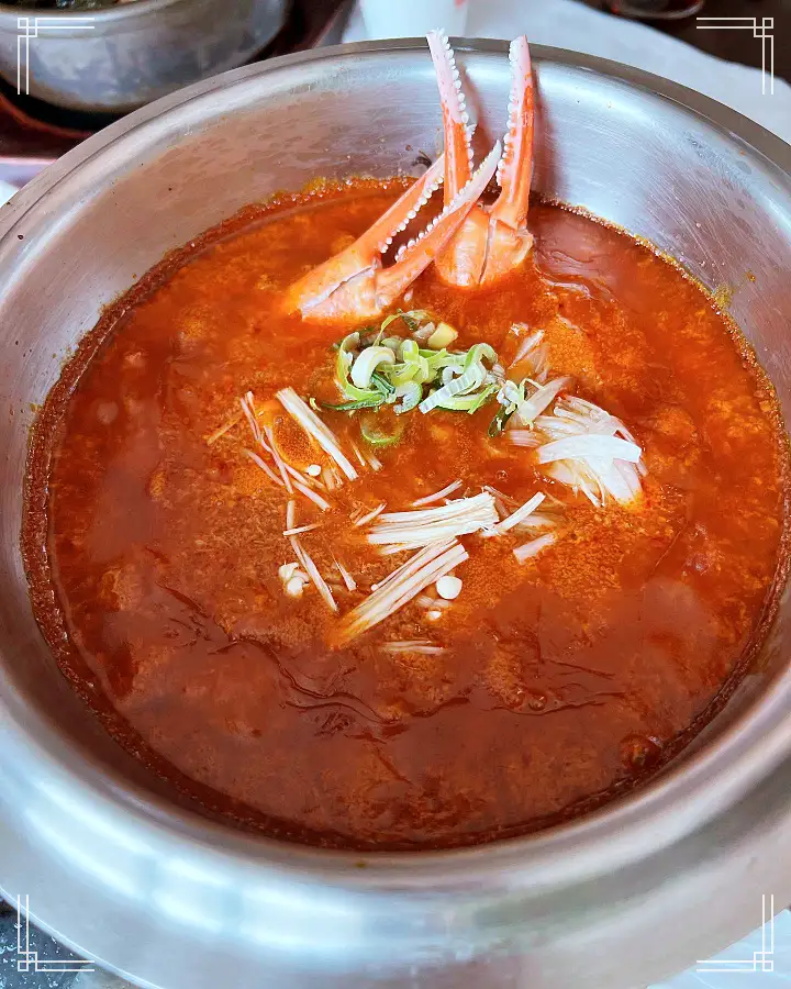 식객 허영만 백반기행 붉은대게 문희경 편 대게 게짜박이 게살 돌솥 비빔밥 비빔만두 누룽지밥 솥밥 울진 맛집 소개