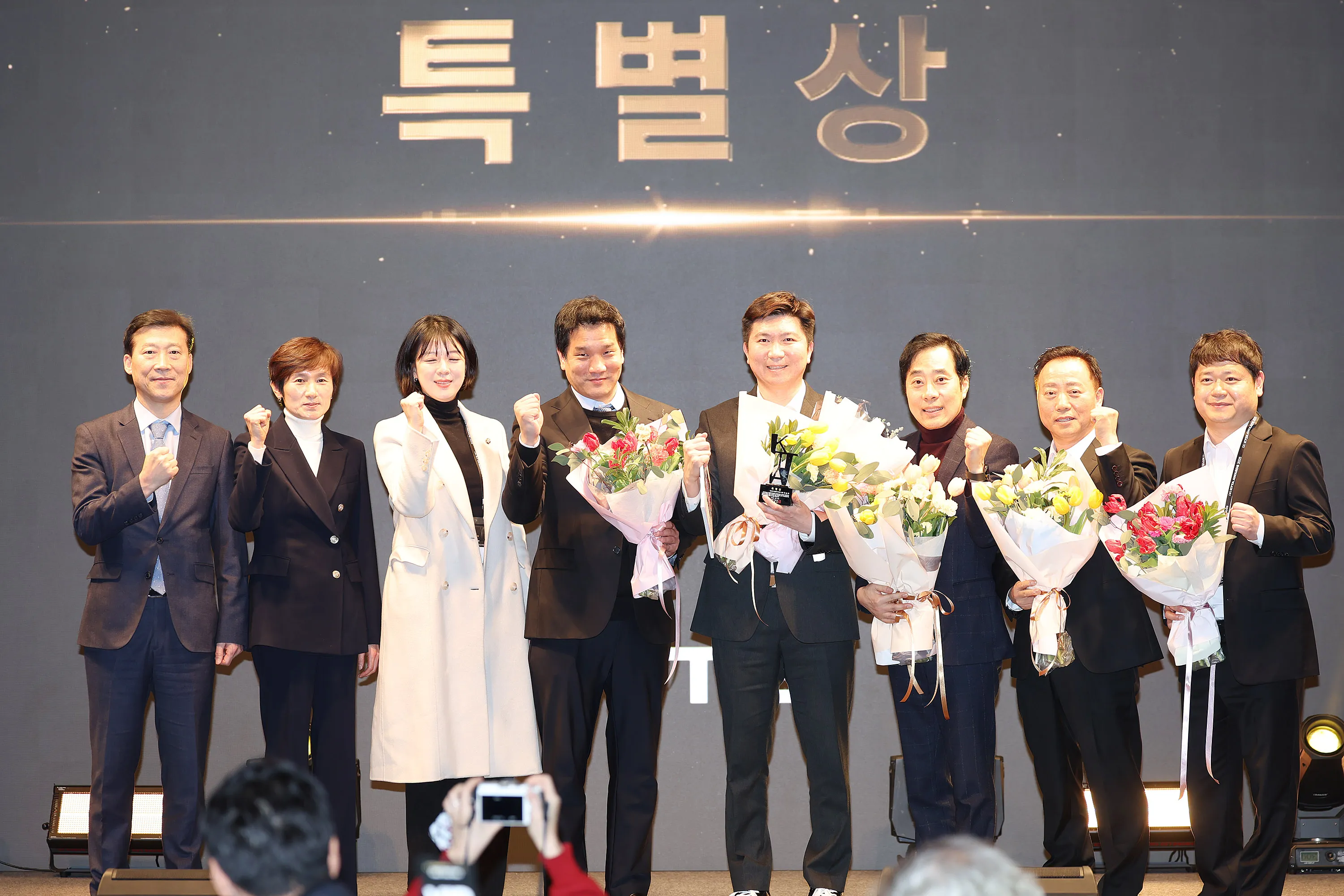 신유빈 MVP &middot; 전지희 은퇴식 &amp;#39;KTTA AWARDS 2025&amp;#39; 시상식 &amp; 수상자 명단! [대한탁구협회]