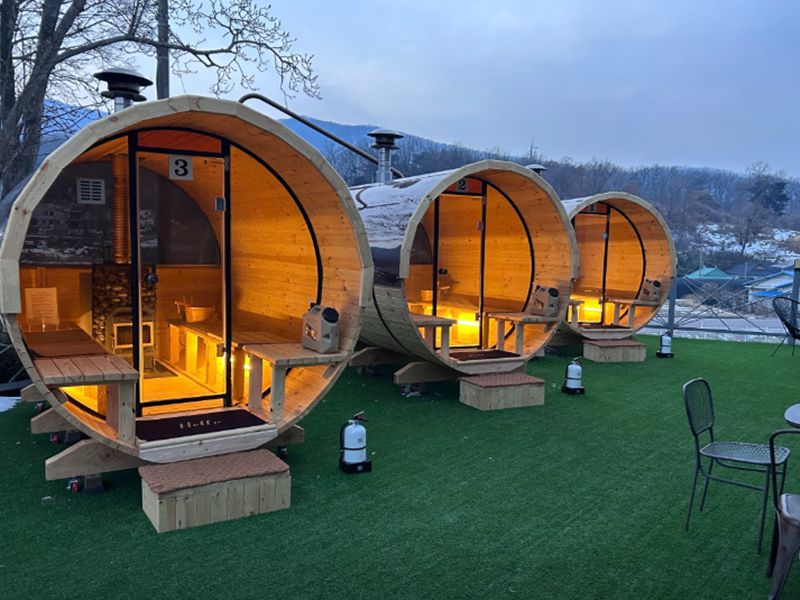 아로니움 글램핑