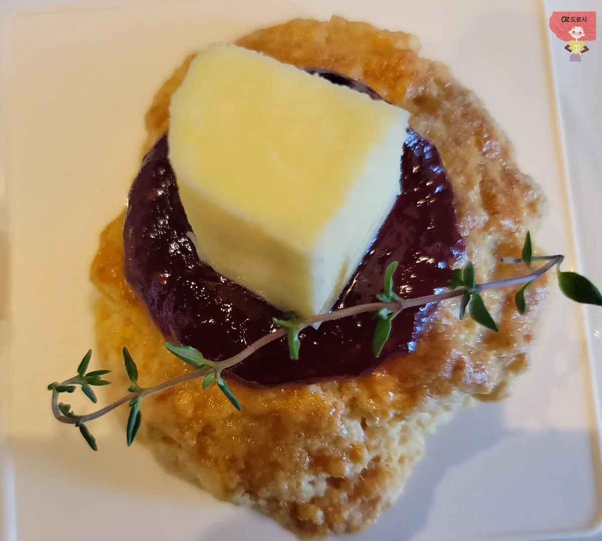 인천-중구-영종도-네스트호텔-쿤스트라운지-애트터눈-티-세트-베리스콘