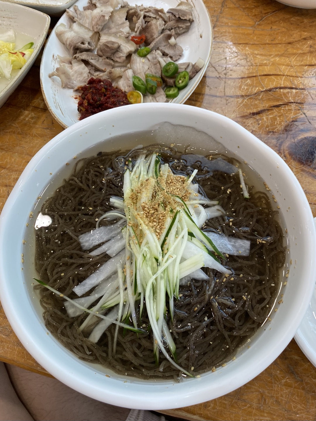 “수육+막국수 조합은 무조건 여기! 삼척 부일막국수”
