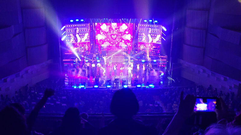 성남아트센터 오페라하우스 공연- 2022 트롯 전국체전 성남 콘서트- 소확행 공연- 2층에서 무대를 바라 본 모습