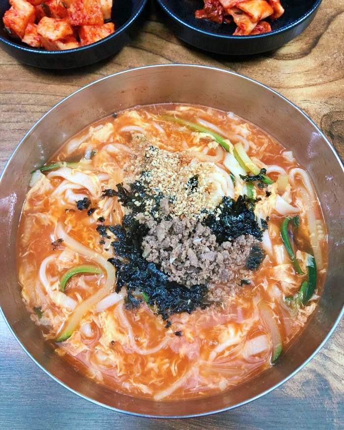 김창옥 전참시 윤두준 줄서는 칼국수집 장칼국수 강릉 맛집