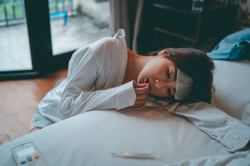아침저녁 목 따가움 원인&amp;#44; 감기보다 기온&middot;습도 변화가 문제일 수 있습니다