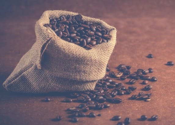 자루에담긴원두사진
