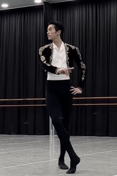 전민철 발레리노