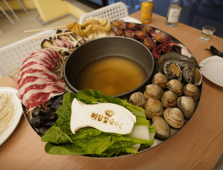 생방송오늘저녁 꽃쟁반칼국수 오이도 칼국수 맛집