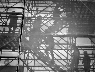 노동자가 노동하는 모습