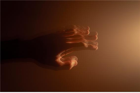 손떨림...무시하지마세요!! 파킨슨병에 대해서...