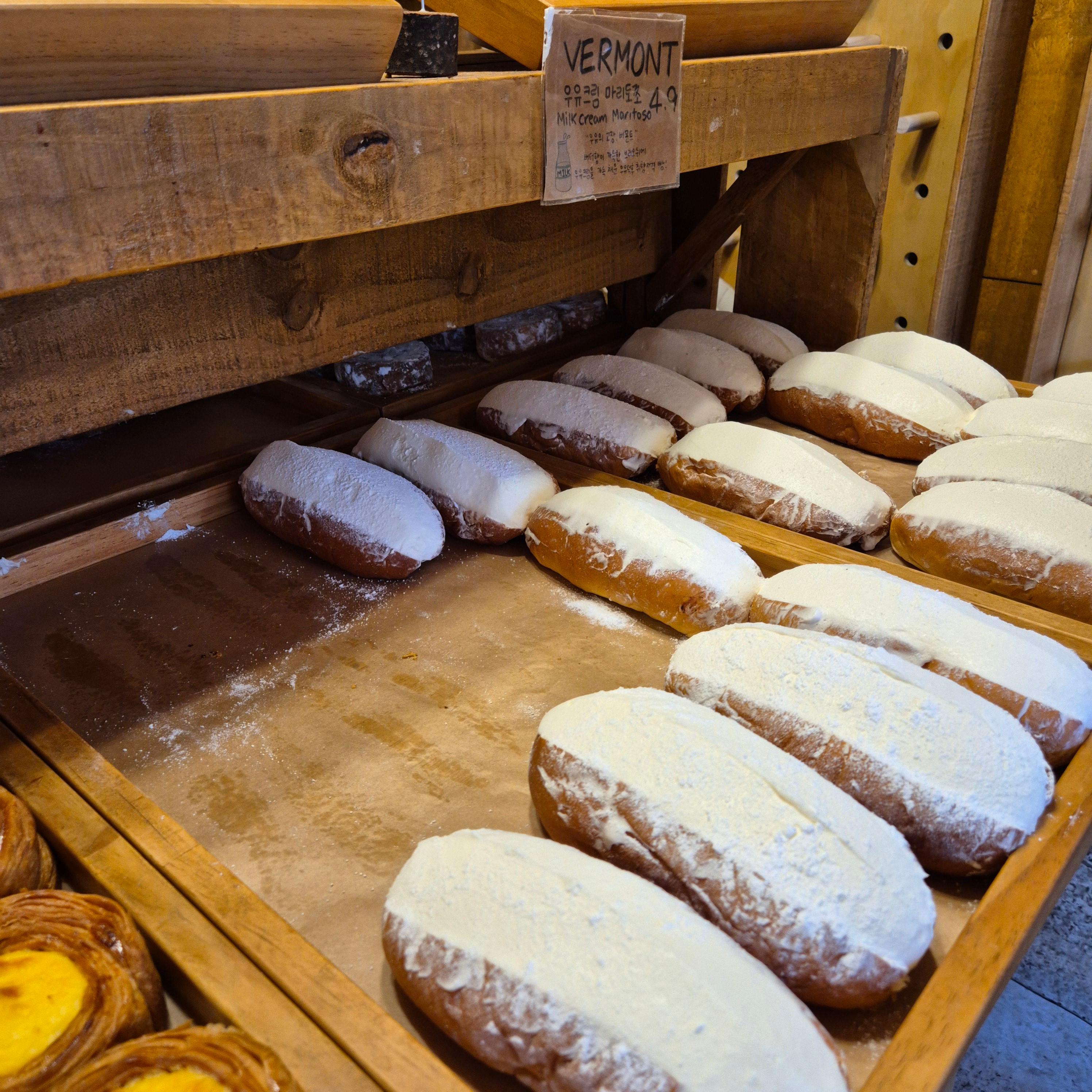 용산 카페&amp;#44; 왓어브레드&amp;#44; MBTI 빵&amp;#44; 용리단길 카페&amp;#44; 용산 베이커리&amp;#44; 인스타 감성 카페&amp;#44; 용산역 맛집&amp;#44; 미국 감성 카페&amp;#44; 휘낭시에 맛집&amp;#44; 용산 데이트 장소&amp;#44; 핫플레이스&amp;#44; 용산 빵집&amp;#44; 제빵 국가대표&amp;#44; 신상 카페&amp;#44; MZ 카페