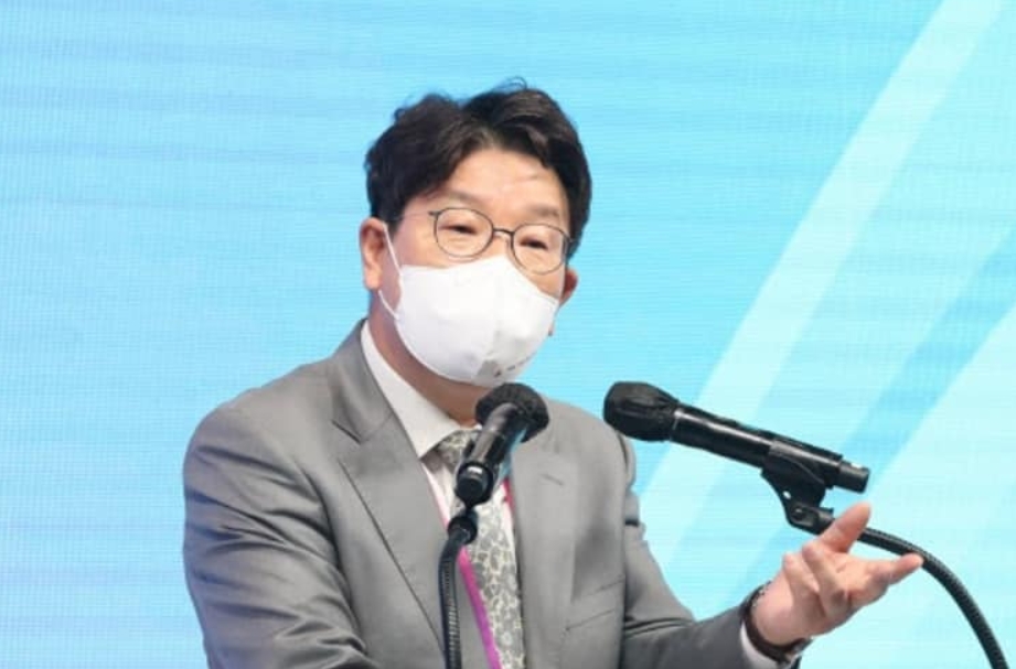 권성동 마스크