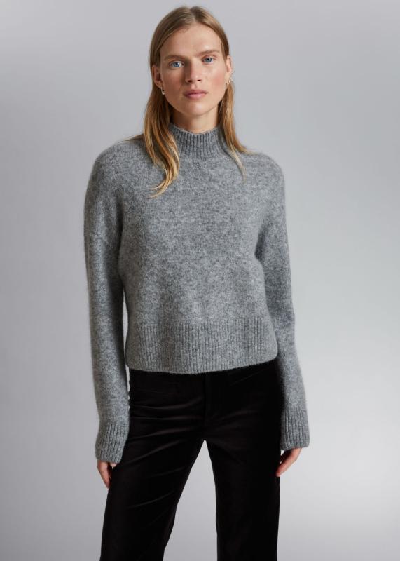 앤아더스토리즈 크롭 모크넥 니트 점퍼 스웨터 그레이 1091685006