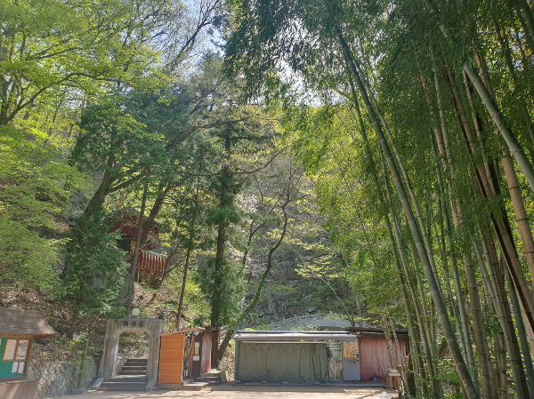 관음전 오르는 석문