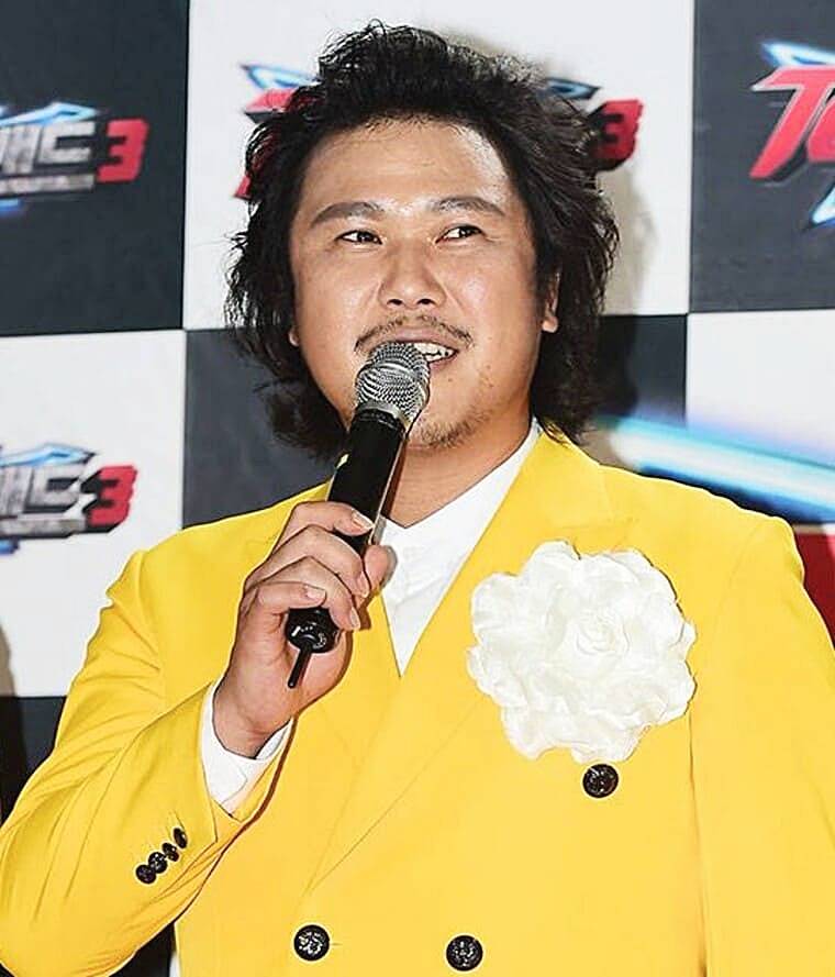 가수-육중완