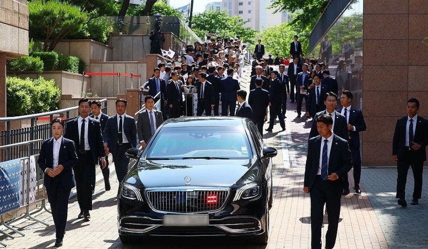 이재명 대통령 전용차, 마이바흐와 서버번까지…의미와 상징성 총정리 관련 사진