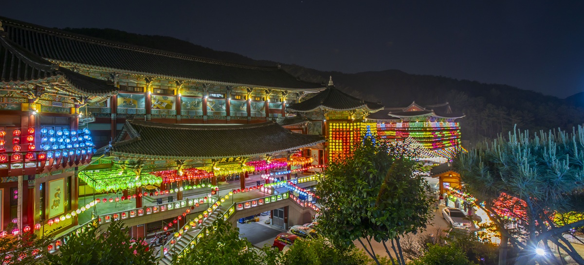삼광사 연등 밝힌 모습