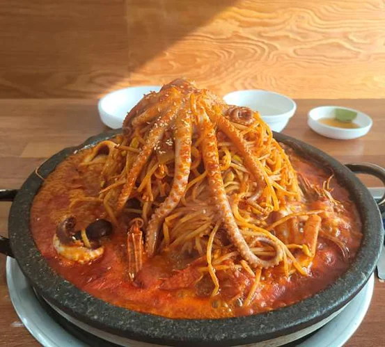 돌솟해물뼈찜 천안점