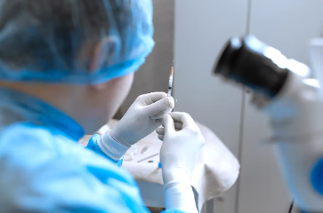 눈이 하얀 개 백내장 치료법 안약.