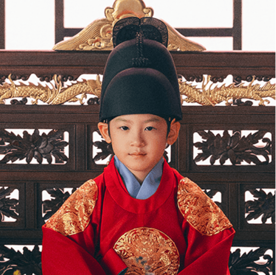 21세기 대군부인 등장인물 왕실 인물 이윤 역의 김은호