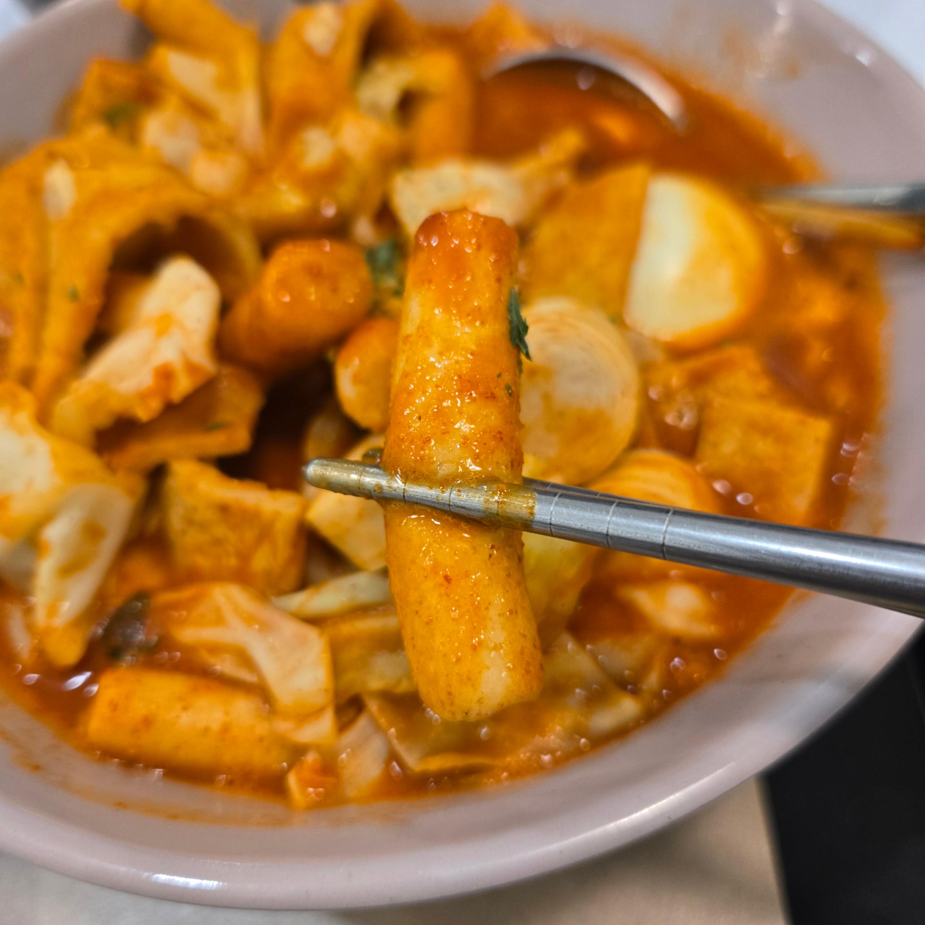 헬키푸키 목동파라곤점 스리라차 떡볶이