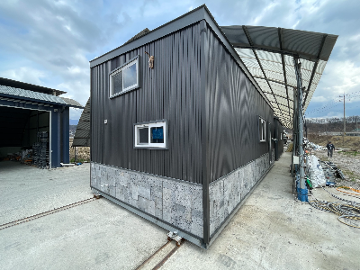 징크로 제작된 이동식 주택