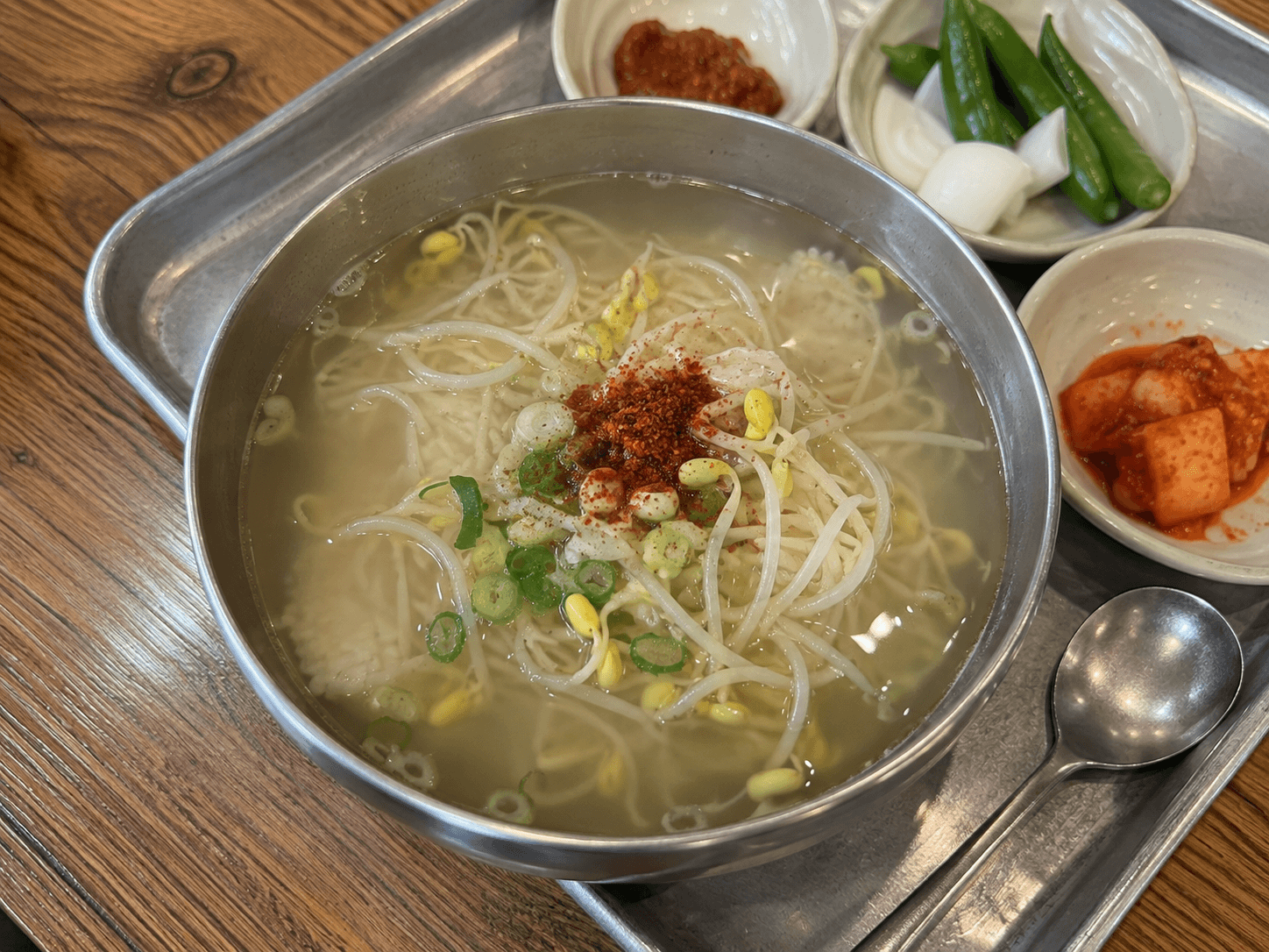 구수하고 칼칼한 국물의 전주 콩나물국밥