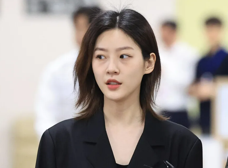 김새론