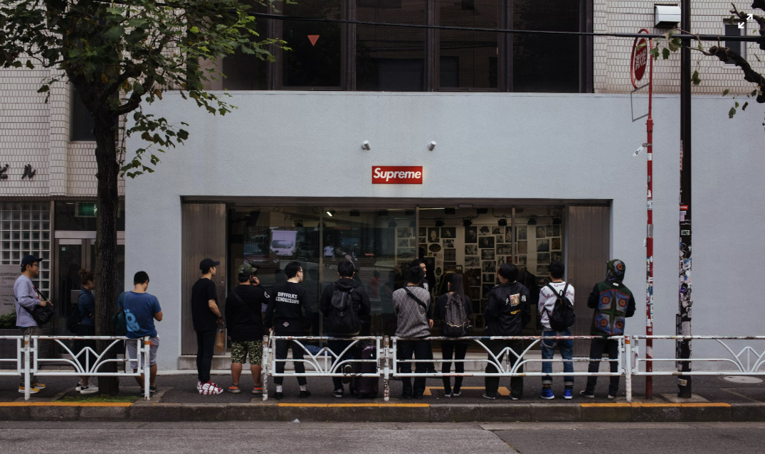 일본 여행 시 쇼핑 필수 아이템 – 일본에서 꼭 사야 할 패션 아이템과 핫플레이스 소개