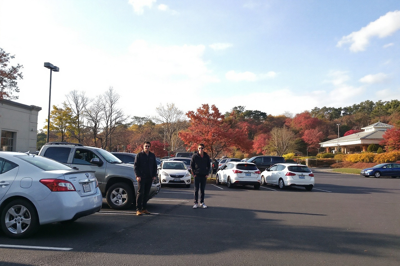 화담숲 넓은 주차장에 주차된 자동차들