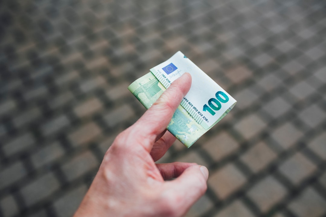'Pay'