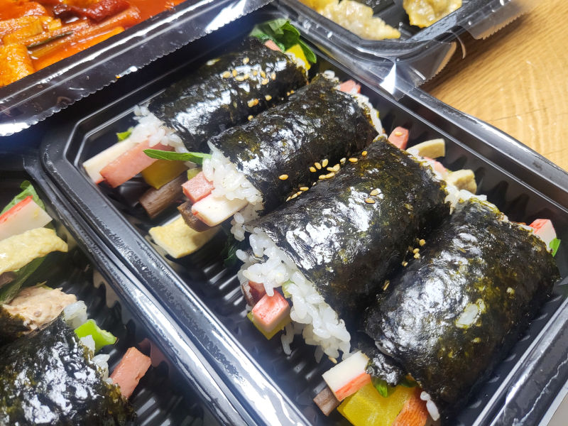 응큼떡볶이 수원화서점 참치야채반반꼬마김밥, 생청양마요꼬마김밥