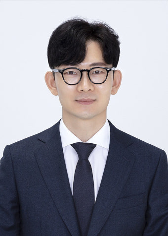 박충권-프로필-사진입니다.