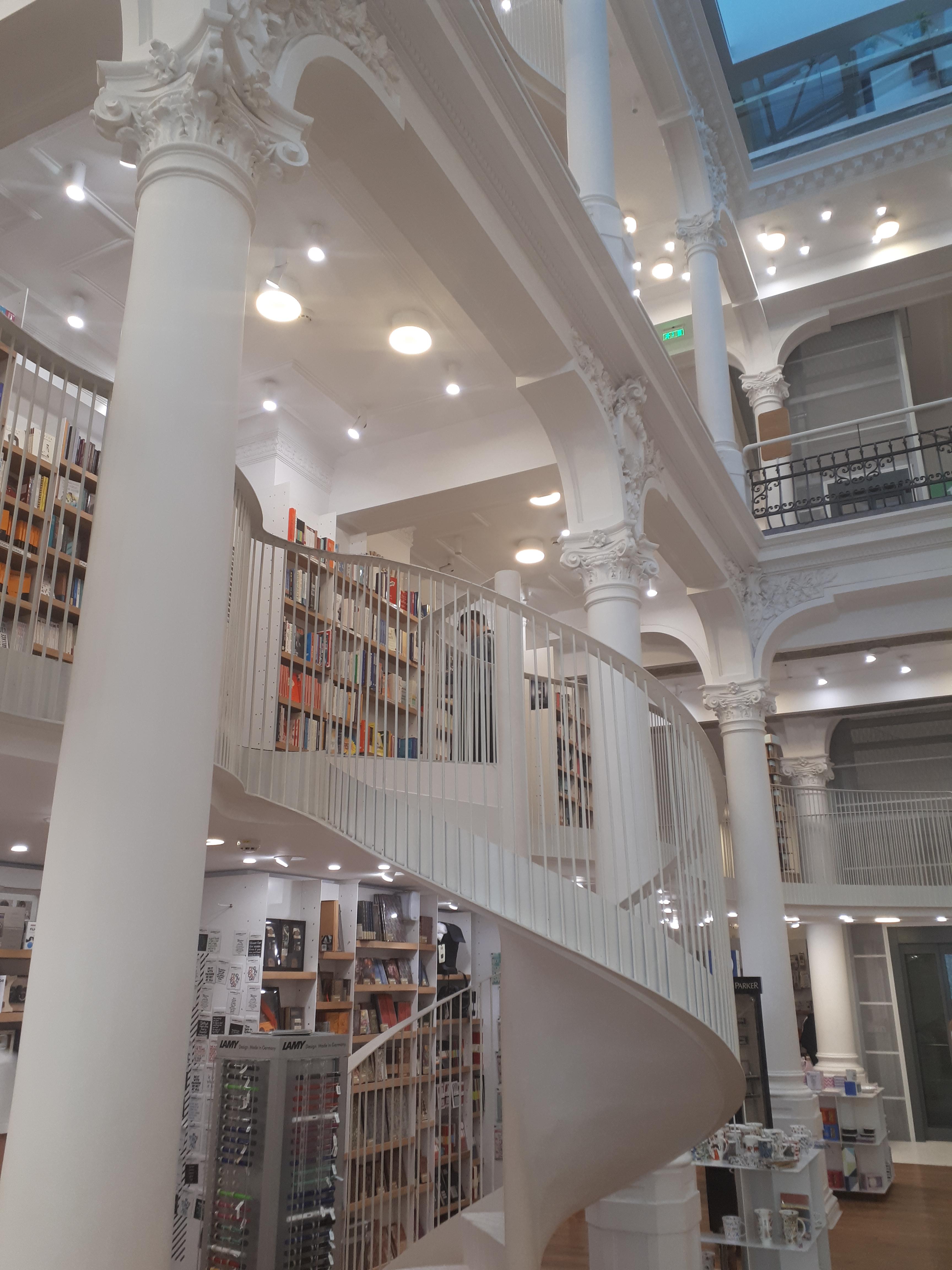 루마니아 부쿠레슈티 대학교