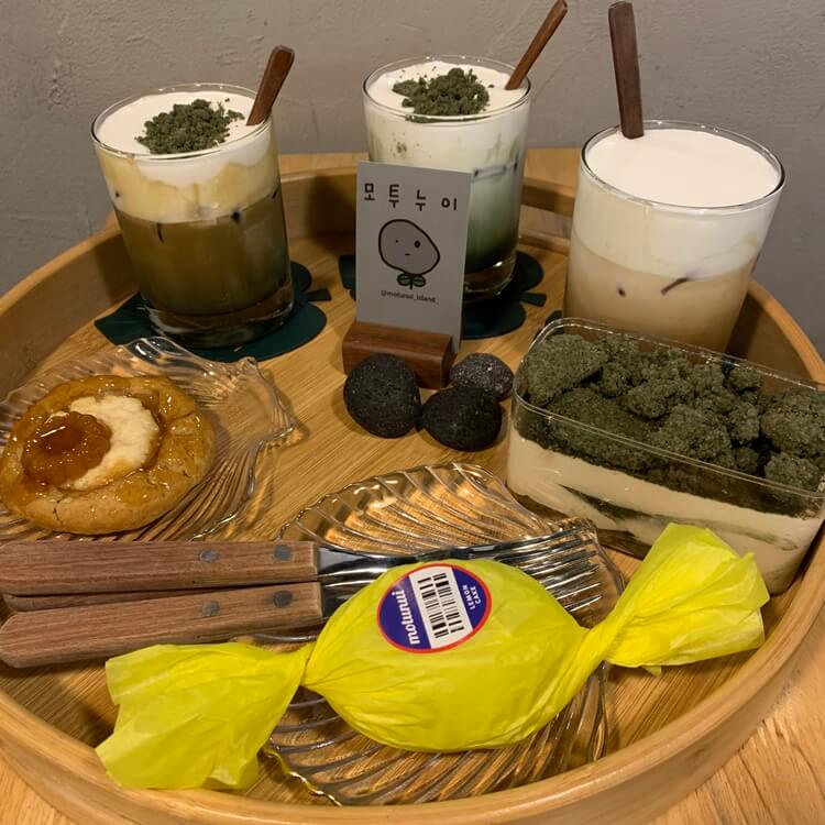 원트레이에 나오는 3종 음료와 3종 디저트