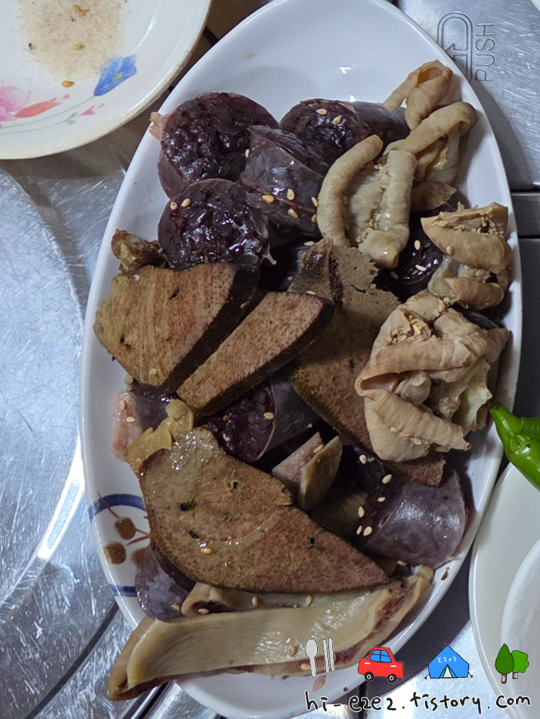 목포 여행 코스 동부시장 88국밥 순대 서비스