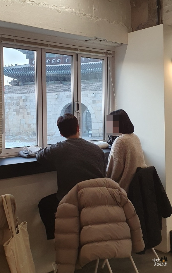 헤올 커피로스터즈 2층