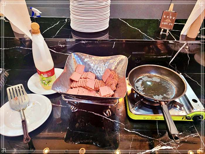 생생정보 대전 둔산동 1인 7천원, 12가지 메뉴 무제한 닭볶음탕, 돼지불고기 맛집