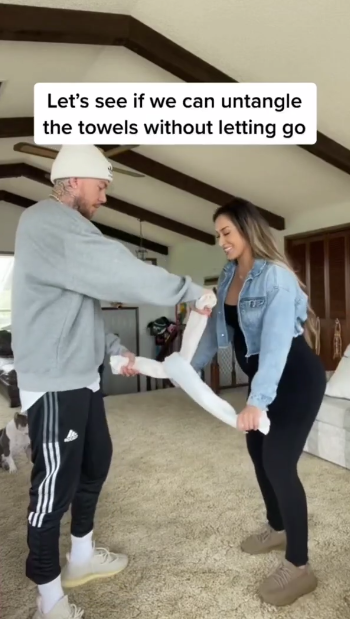 홍김동전 수건풀기